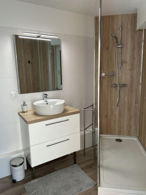 Les Bains Studio Vue Mer เปลเนิฟ-วัล-อ็องเดร ภายนอก รูปภาพ