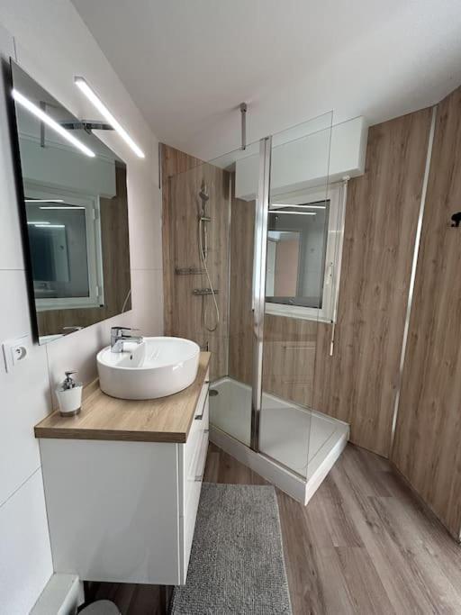 Les Bains Studio Vue Mer เปลเนิฟ-วัล-อ็องเดร ภายนอก รูปภาพ