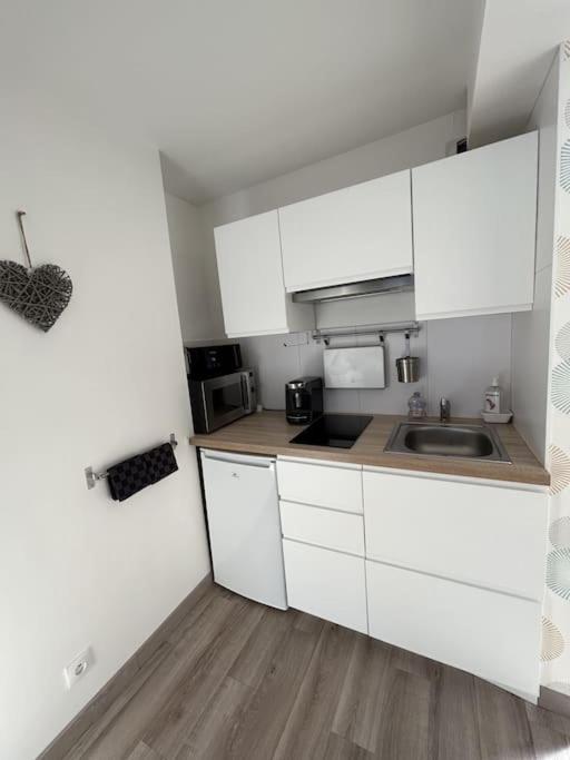 Les Bains Studio Vue Mer เปลเนิฟ-วัล-อ็องเดร ภายนอก รูปภาพ